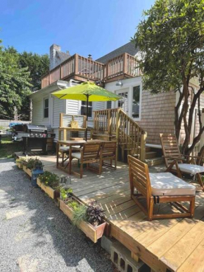 Cottage suite between the harbors: no minimum stay
